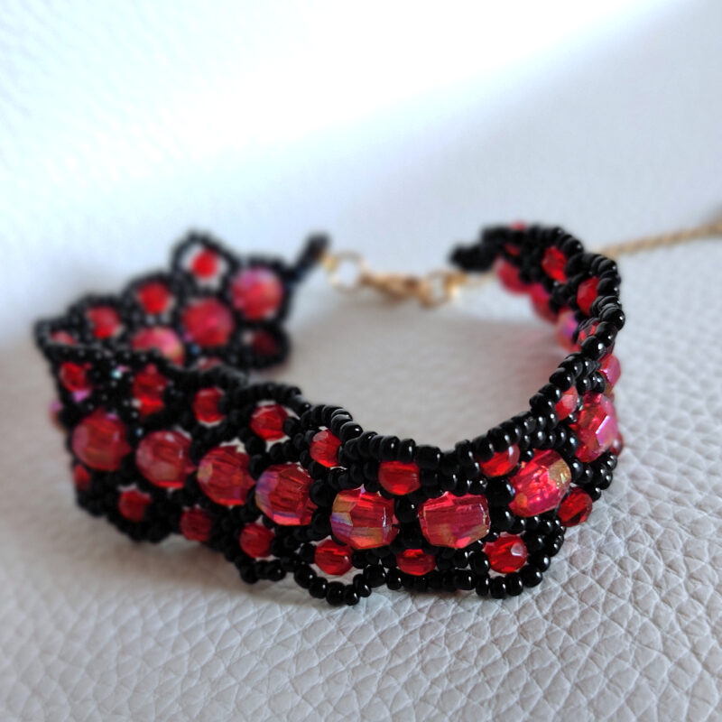 Čierno-červený náramok