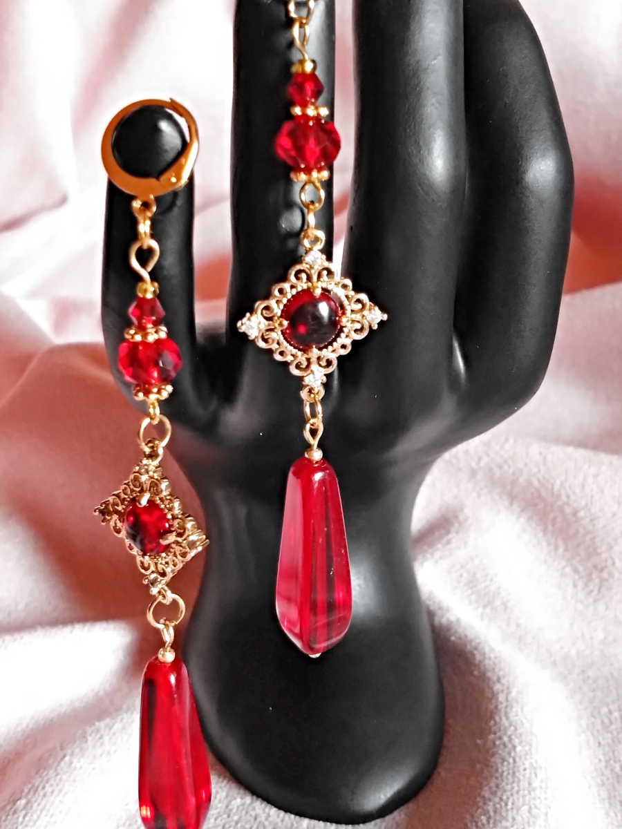 Náušnice zlato-červené visiace – Obrázok 2