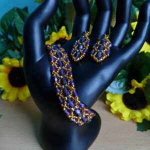 Zlatý náramok s náušnicami