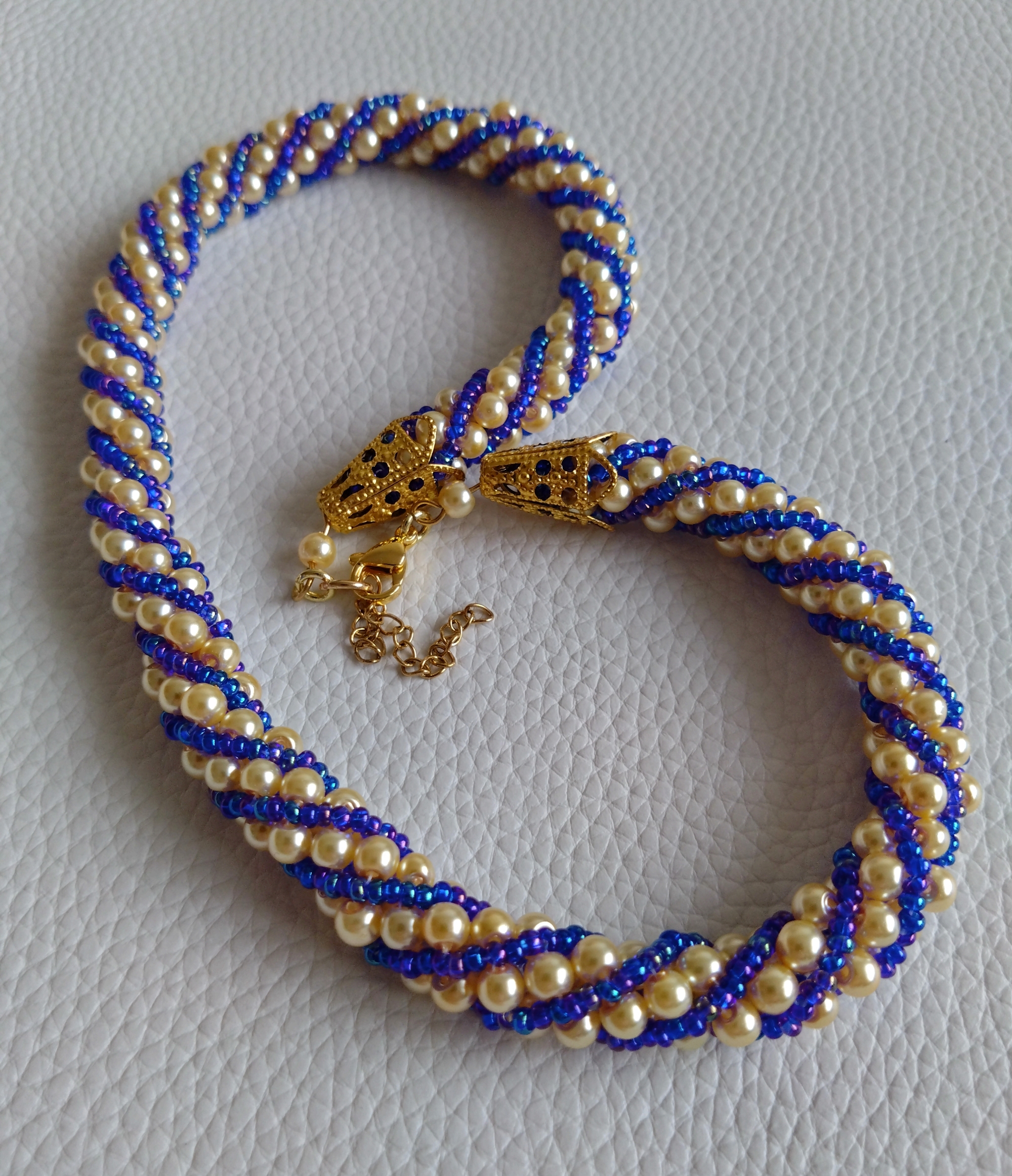 Náhrdelník zlato-modrý